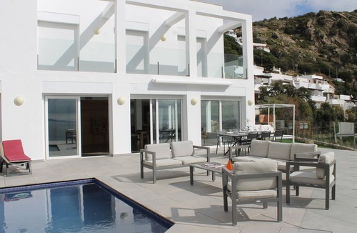 Almadraba-Canyelles House | Agi Joan Margarit 84B Casa for rent in Roses Girona.