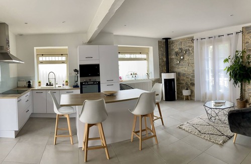 Saint-Laurent-d'Aigouze House | Agréable Maison Avec Piscine Chauffée Pour vos Vacances