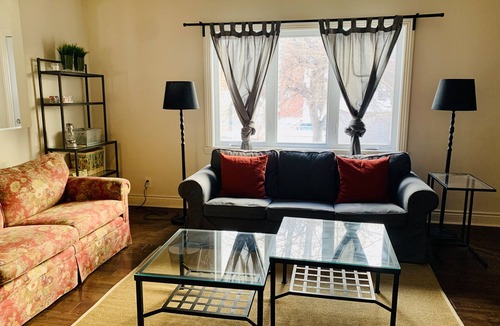 Cote-Saint-Paul Apartment | Agréable Appartement à 5 Minutes du Métro et des Commodités