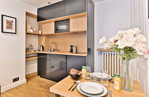 Quartier de la Porte-Saint-Denis Apartment | Agréable Appartement Proche Galerie Lafayette - II