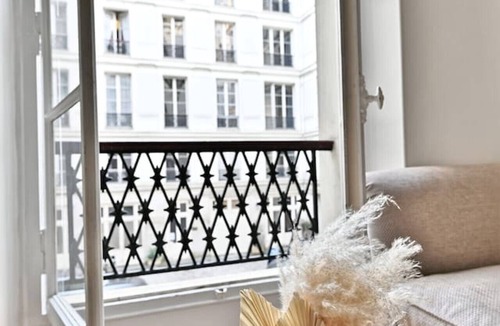 Quartier de la Porte-Saint-Denis Apartment | Agréable Appartement Proche Galerie Lafayette - II