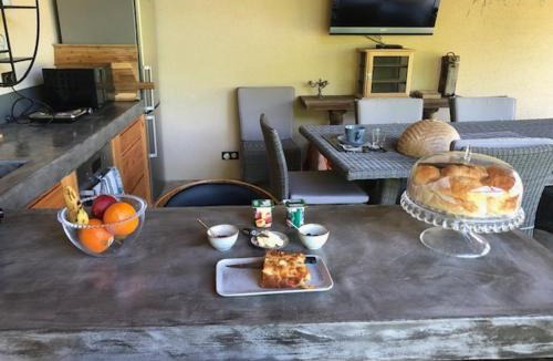 Thegra Bed & Breakfast | agréable chambre d hôte avec piscine et jacuzzi