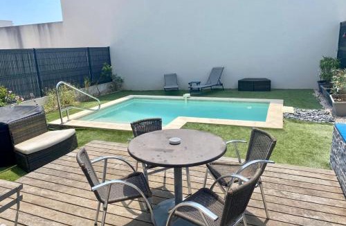 Juvignac House | Agréable et lumineuse maison t4 air conditionné piscine jacuzzi parking
