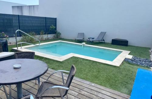 Juvignac House | Agréable et lumineuse maison t4 air conditionné piscine jacuzzi parking
