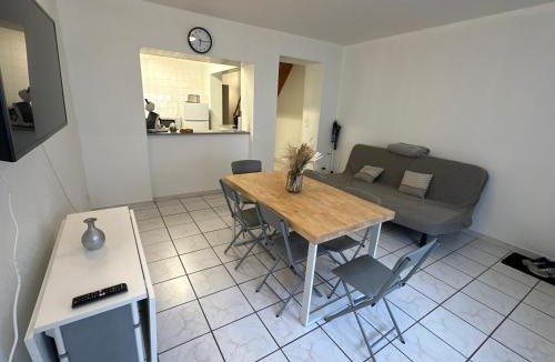 Anzin House | Agréable maison 2 ch 5 mins Valenciennes et garage