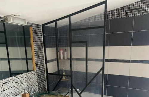 Quarouble House | Agréable Maison Avec Parking Gratuit