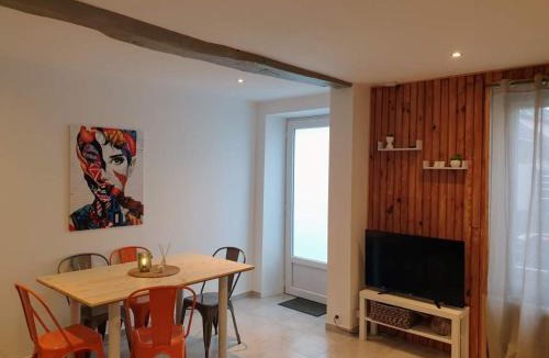 Boeil-Bezing Apartment | Agréable Maison de 72m2, avec terrasse privée
