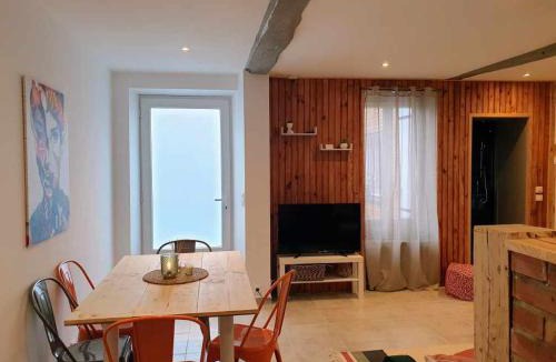 Boeil-Bezing Apartment | Agréable Maison de 72m2, avec terrasse privée