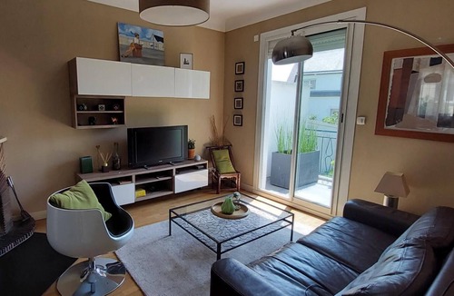 Sainte-Therese - Quineleu House | Agréable Maison de Ville Avec Jardin au Calme