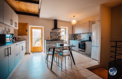 Pougnadoresse House | Agréable Maison en Pierre Climatisée Avec Terrasse