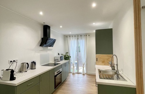 Le Muy House | Agréable maison ensoleillée avec piscine