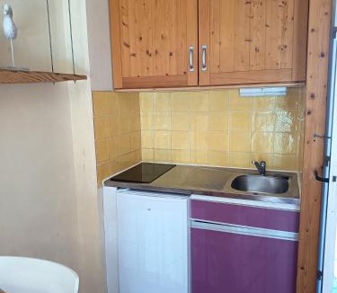 Les Bormettes Apartment | AGRÉABLE STUDIO cabine PROCHE MER