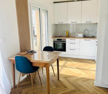 Pau Nord Apartment | Agréable Studio Chantilly avec balcon et parking securisé