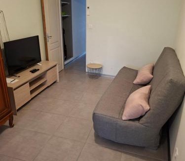 Montsoue Apartment | Agréable Studio tout équipé