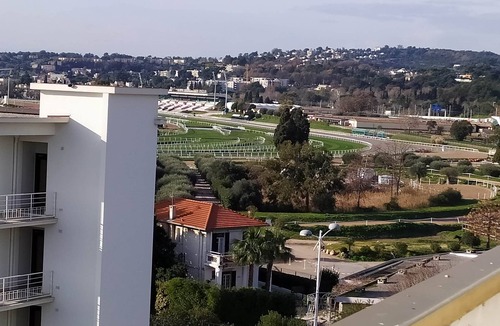 Cros-de-Cagnes Apartment | Agréable T2 Climatisé, Accès Piscine Privée, 6eme Avec Ascenseur, vue mer à 50 m