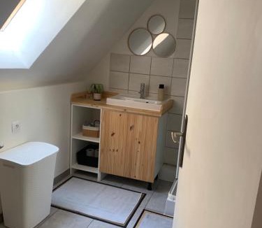 Aubusson Apartment | Agreable Logement à Aubusson centre, parking gratuit à proximité