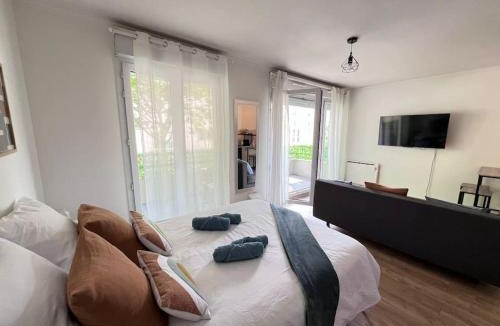 Rosny-sous-Bois Apartment | Agreable Paris Disney Centre ville Metro RER