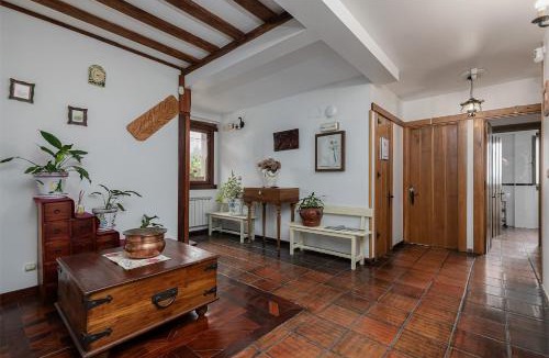 Lasarte-Oria House | Agroturismo Kostegi