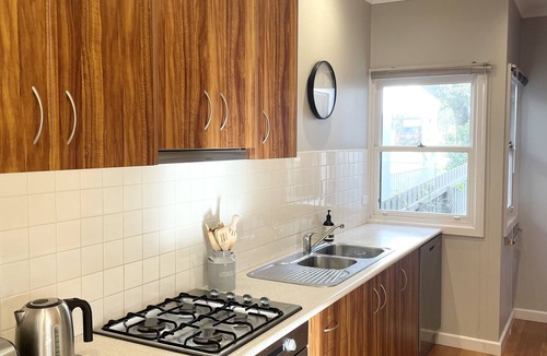 Queenscliff House | Ah, Bethune St, Beach Escape.