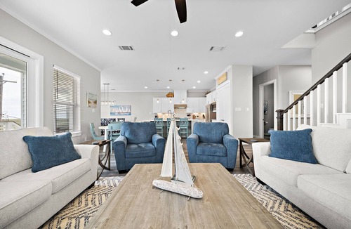 Jamaica Beach House | Ahab's Lookout - Gorgeous Views - Pool and Hot Tub!
