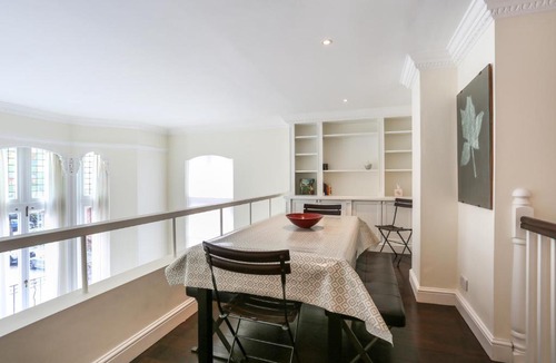 Earl's Court Apartment | Ahometorent - Charming Apartment