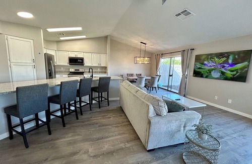 Equestrian Custom Estates House | Ahwatukee Gem: Pool ,Hot Tub, Mini-Golf, Bocce