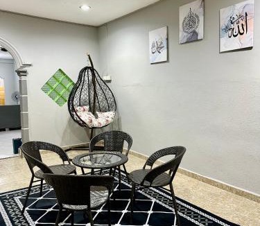 Kampung Seberang Takir House | Ai inap Homestay