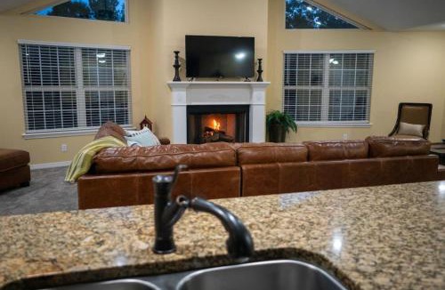 Russellville House | Aidans Mountainside Manor