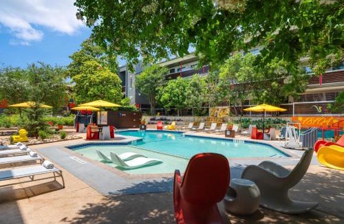 Greater South River City Hotel | Aiden Austin City Hotel