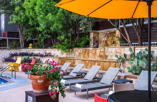 Greater South River City Hotel | Aiden Austin City Hotel