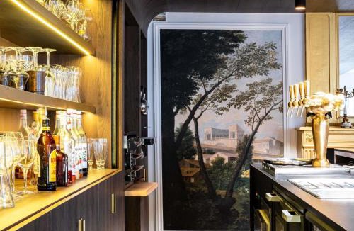 Fontainebleau Hotel | Aigle Noir Hotel Fontainebleau - MGallery Collection