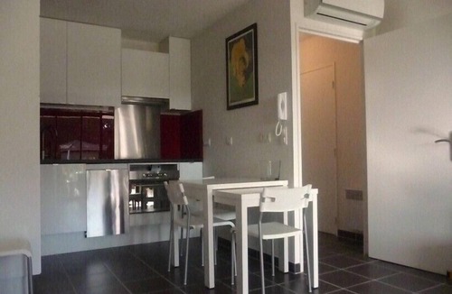 Aigues-Mortes Condo | Aigues mortes apartment rental with pool + private parking