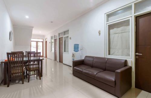 Cilegon Hotel | Aimer Guest House Syariah Mitra RedDoorz