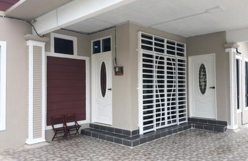 Kampung Telaga Nibong House | Aina Guest House