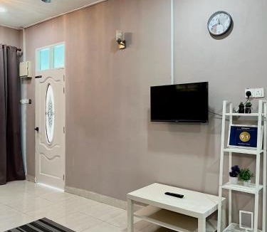 Kampung Telaga Nibong House | Aina Guest House