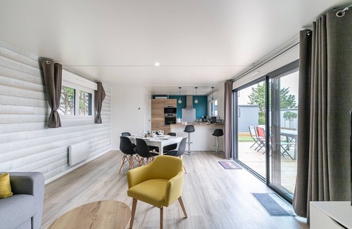 Bretignolles-sur-Mer Ski Chalet | Air-cond. chalet for 6 - Communal heated pool