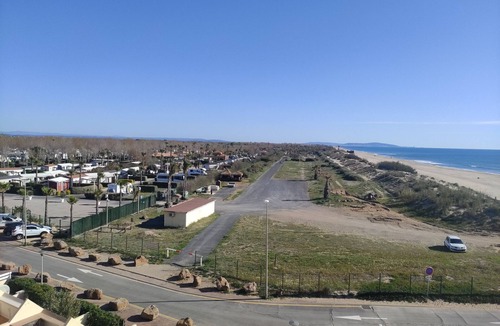 Naturist Village Apartment | Air-conditioned studio for 2 with parking and wifi