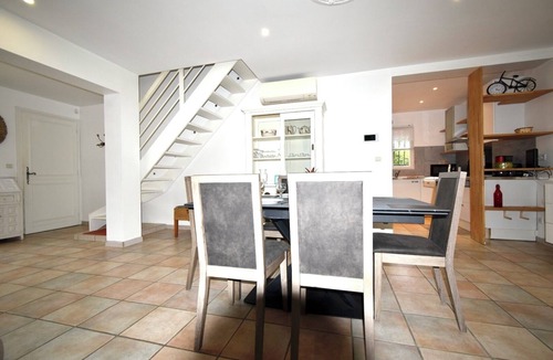 Saint-Paul-en-Foret Villa | Air-conditioned Villa Les Oliviers with private pool & office in Saint-Paul-en-Forêt