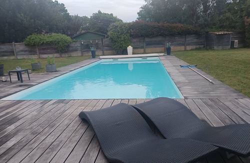 Saint-Jean-d'Illac Villa | Air-conditioned villa for rent between Bordeaux and Bassin d'Arcachon