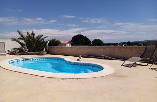 Pont-Saint-Esprit Villa | air-conditioned villa heated fenced swimming pool private fenced parking quiet location