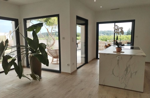 Pont-Saint-Esprit Villa | Air-conditioned villa, heated pool, vineyard view, calm setting