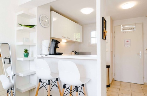 Narbonne-Plage Villa | Air-Conditioned 3-Room Villa with Pool, Terrace, and Private Parking for 6 Guests