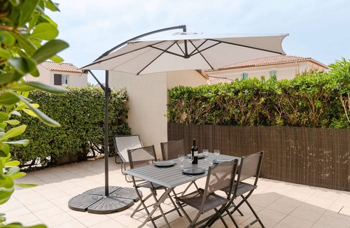 Narbonne-Plage Villa | Air-Conditioned 3-Room Villa with Pool, Terrace, and Private Parking for 6 Guests