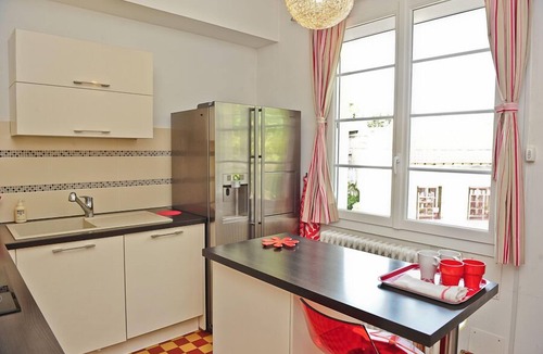 Avignon Apartment | Air-conditioned apartment 100m2 garage terrace near Avignon center