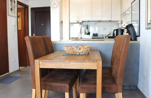 Santa Margarida Apartment | Air-Conditioned Apartment with Elevator in Santa Margarita