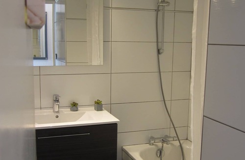 Cap d'Agde Apartment | Air-conditioned apartment with swimming pool facing the sea beach rochelongue