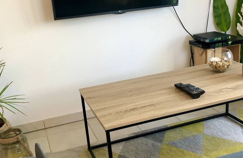 Alenya Apartment | Air-conditioned, bright and secure apartment 5 minutes from the beach!