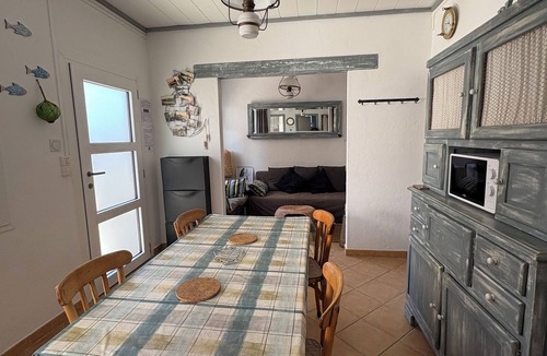 Gruissan Plage Ski Chalet | Air-conditioned chalet 200m from Les Chalets beach