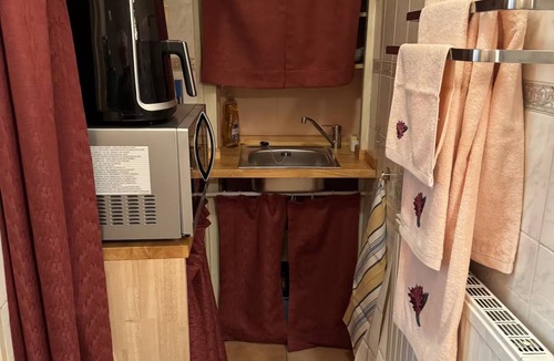 Mirepoix Apartment | Air-conditioned City Center Apartment