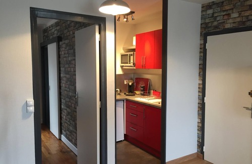 Chateauroux House | air conditioned cottage in the DRC 😃🚴🏽‍♂️🐕 Berry vacation rental